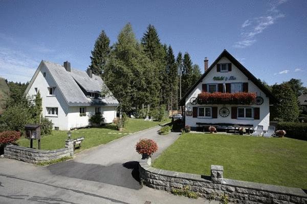 Gaestehaus Wald Und See ティティゼー・ノイシュタット エクステリア 写真