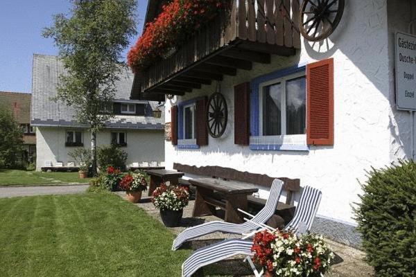 Gaestehaus Wald Und See ティティゼー・ノイシュタット エクステリア 写真